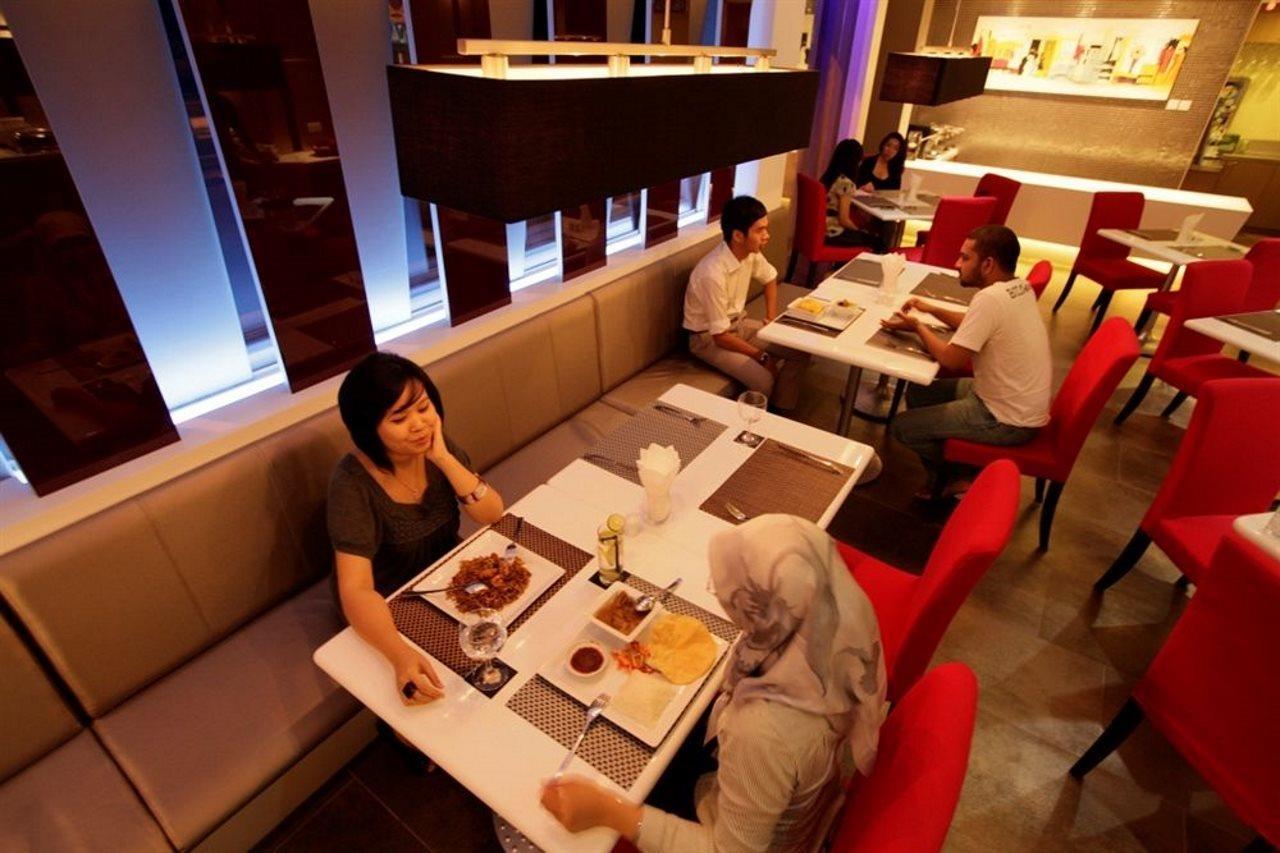 The Brunei Hotel Bandar Seri Begawan Exterior foto