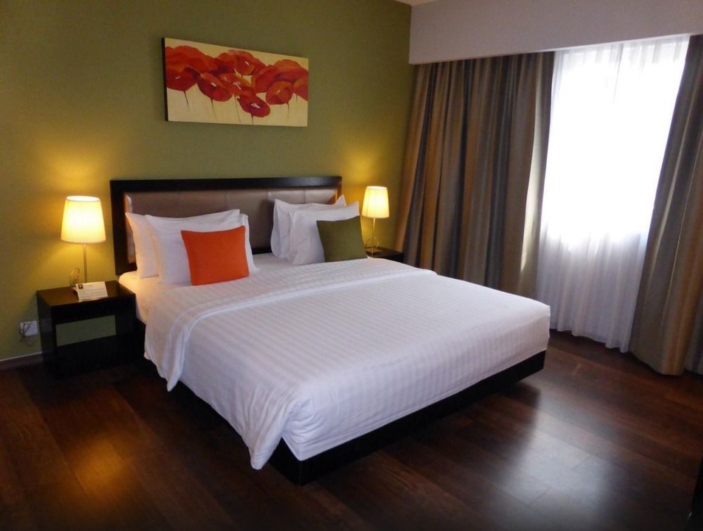 The Brunei Hotel Bandar Seri Begawan Exterior foto